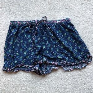Flowy drawstring floral shorts.